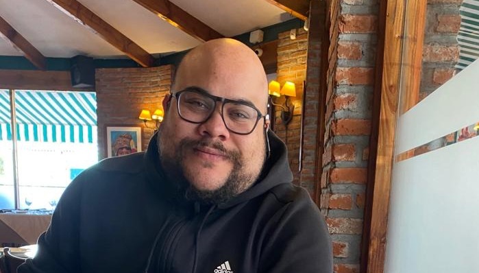 Alberto Rojas at work with a colleague